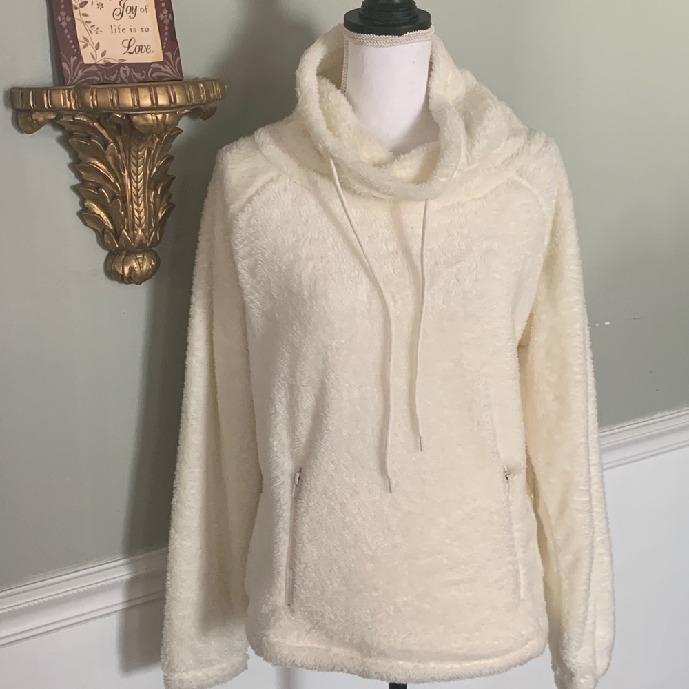 Roma Concept soft fuzzy sweater size Small